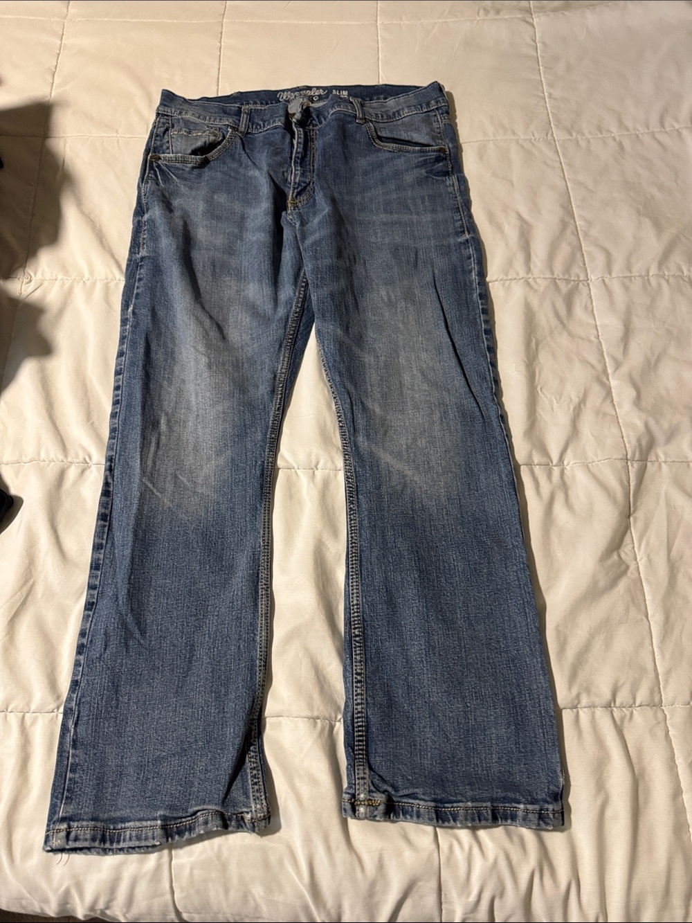 Men's Straight-Leg Denim Jeans in Faded Blue